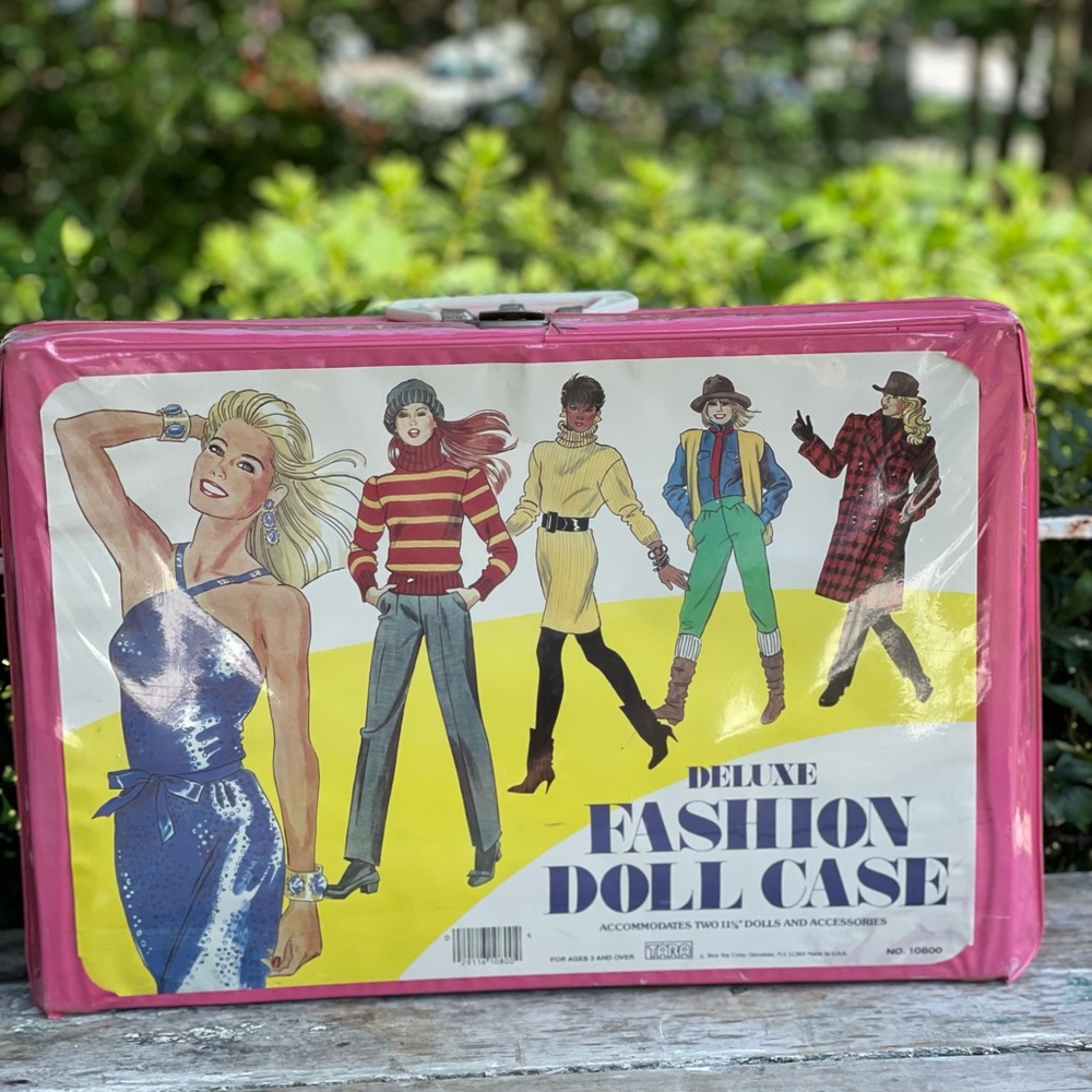 Tara Deluxe Fashion Barbie Doll Case 1984